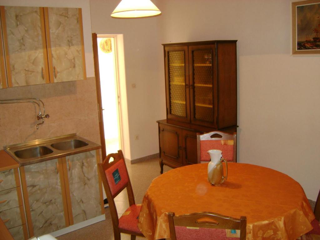 Apartments Mila Bol Quarto foto