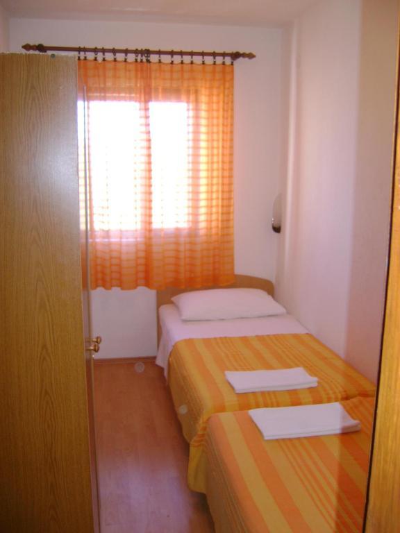 Apartments Mila Bol Quarto foto