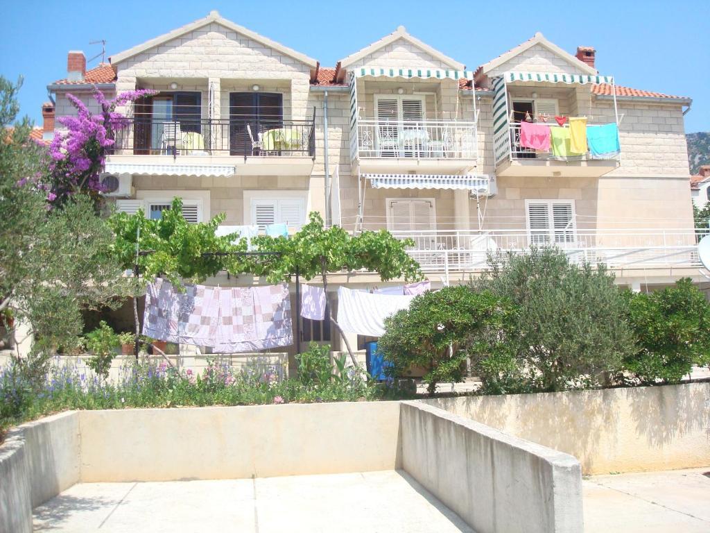 Apartments Mila Bol Quarto foto