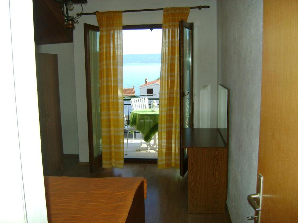 Apartments Mila Bol Quarto foto