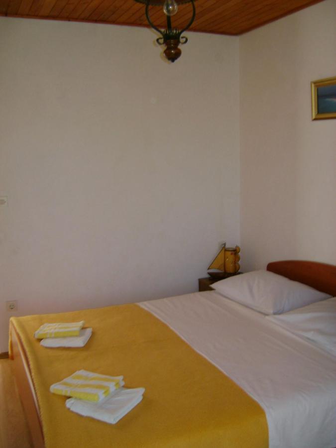 Apartments Mila Bol Quarto foto